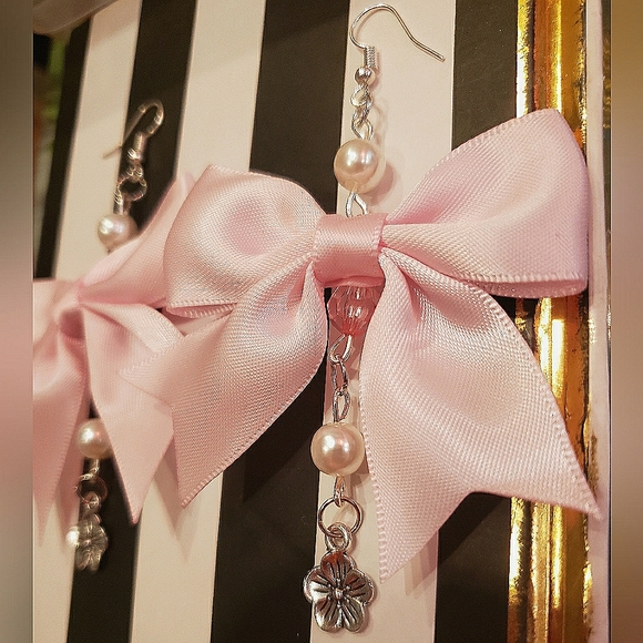 Handmade Cute Bows & Flowers Dangle Earrings - Picture 4 of 5